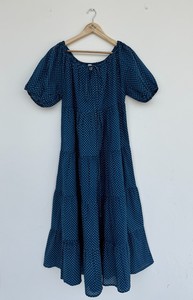 Robe longue évasée en coton à pois bleus pour femme, col rond, à volants, style bohème décontracté pour l'été et les vacances, collection boutique - Product Image 3
