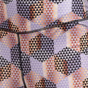 ชุดโยคะผู้หญิงดีไซน์ใหม่ เนื้อผ้าระบายอากาศ เป็นมิตรกับสิ่งแวดล้อม ชุดออกกำลังกาย 2 ชิ้น บริการ OEM ยกกระชับสะโพก - Product Image 6