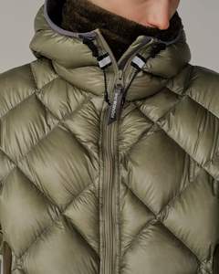 Chaquetas de invierno personalizadas al por mayor para hombre, casuales, 100% algodón/poliéster, lisas, de manga larga, tipo puffer, en venta a bajo precio. - Product Image 2