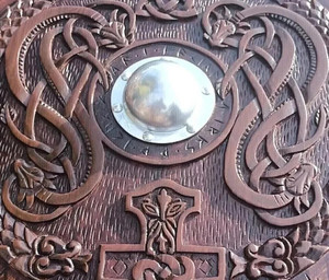 Escudo Vikingo de Metal Redondo Plateado, Decoración de Pared de Imitación Antigua, Nudos Celticos Tallados, Martillo de Thor, Yggdrasil, Decoración para el Hogar - Product Image 3