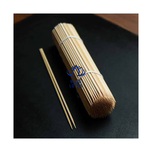 Brochettes en bambou durables de haute qualité, lisses et jetables, pour le service de poulet, fruits de mer, viande et légumes au barbecue - Product Image 1
