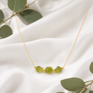 Collar de Peridoto Natural con Tres Piedras, Chapado en Oro, Cadena de Piedras Preciosas, Joyería Hecha a Mano con Cristal de Piedra de Nacimiento, Regalo para Mujeres y Esposas - Product Image 2
