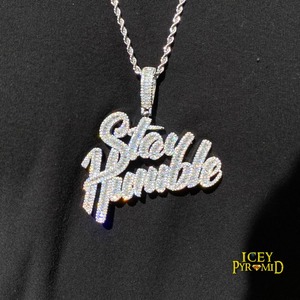 สร้อยคอจี้ตัวอักษร Stay Humble ประดับเพชร ชุบโรเดียม เงินแท้ สำหรับผู้ชาย สไตล์ฮิปฮอป สำหรับงานปาร์ตี้ - Product Image 3