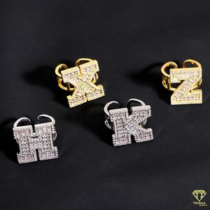 Bague à quatre doigts Hip Hop Iced Out avec lettres et diamants Moissanite taille baguette, bijou audacieux pour homme - Product Image 5