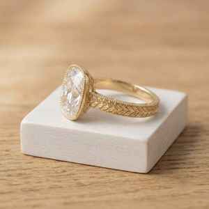 Bague de fiançailles vintage en moissanite taille brillant ronde pour femme, plaquée or, sertie à griffes - Product Image 2
