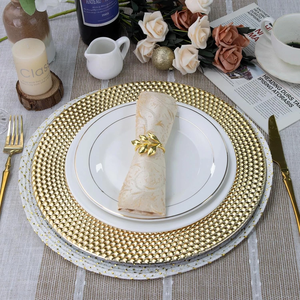 Assiette de présentation texturée dorée avec bordure nid d'abeille, base d'assiette ronde de luxe pour la décoration de table de mariage, banquet ou fête - Product Image 2