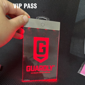 บัตรผ่าน VIP แบบมีไฟส่องสว่างส่วนตัว บัตรอะคริลิคใสแบบกำหนดเองพร้อมโลโก้ ผู้ผลิต OEM ขนาด 86x140 มม. - Product Image 1