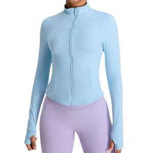 Veste de sport pour femme à demi-zip, manches longues, logo personnalisé, vente en gros, hauts courts de jogging et yoga, vêtements de fitness à capuche pour l'hiver - Product Image 1