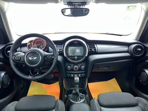 <span class=keywords><strong>MINI</strong></span> 2015 1.5T <span class=keywords><strong>COOPER</strong></span> Fun <span class=keywords><strong>5</strong></span> <span class=keywords><strong>puertas</strong></span>, coche usado, matriculado en <span class=keywords><strong>2016</strong></span>, 30.000 millas, 136 CV, volante a la izquierda, Euro <span class=keywords><strong>5</strong></span> - Product Image 5