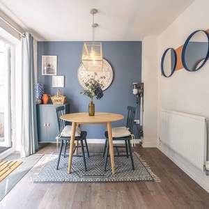 Ensemble de table et chaises rondes en laiton, style moderne et simple, pour petits espaces - Décoration de mariage, design Art déco et industriel - Product Image 3