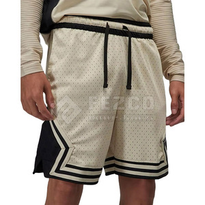 Pantalones Cortos Deportivos de Malla Transpirable con Control de Humedad, Cintura Media Elástica, 100% Poliéster, Diseño Casual Sólido, Servicio OEM de Alta Calidad - Product Image 2