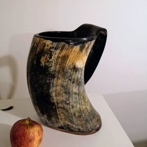Mug à vin Viking 100% de haute qualité et durable, imitation antique, style européen, sculpté en corne de buffle/vache - Product Image 1