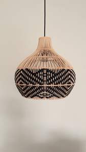 Lustre suspendu élégant en corde de chanvre avec abat-jour en jute naturel tissé à la main, fournisseur de luminaires suspendus en provenance du Bangladesh - Product Image 3
