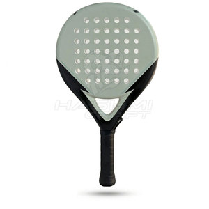 Pala de tenis ligera y cómoda con superficie duradera y mango de agarre suave para un swing preciso - Product Image 2