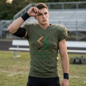 Maillot de football américain pour homme, col en V, manches courtes, respirant, ajusté, en mesh, 100% polyester, vert, imprimé par sublimation - Product Image 5