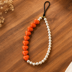 Breloque de téléphone artisanale en perles cœur orange pour coque de téléphone et accessoire porte-clés - Product Image 5