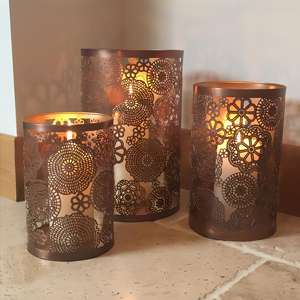 Porte-bougie en métal découpé en forme de croissant de lune |   Décoration de bougie de luxe pour la maison, pour l'hôtel, le bureau, la décoration de restaurant - Product Image 1