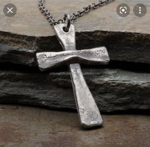 Collar con Colgante de Hierro Forjado Artesanal UCI, Diseño Vikingo Medieval, Unisex, Personalizable, con Diamantes, Cristianos, Animales - Product Image 2