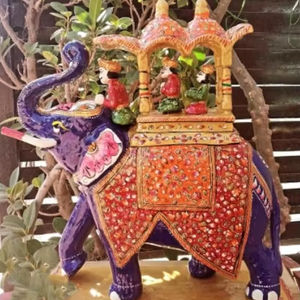 Statue décorative verticale Art Déco en bois Royal Elephant Ambabari, motif artisanal, mobile et multifonctionnelle, Howdah, Pâques - Product Image 1