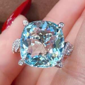 Bague artisanale Santa Maria en aquamarine, bijoux fins, cadeau de luxe pour fiançailles et mariage, pierre précieuse élégante et unique pour femme - Product Image 1