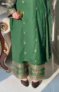 Fournisseur de Salwar-Kameez et Dupatta en crêpe de soie de haute qualité avec broderies de sequins de 5 mm, de Surat, à prix de gros. - Product Image 5