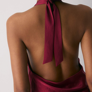 เสื้อผู้หญิงแขนกุดถักนิตแฟชั่นทรงหลวมสบายๆ คอ halter  พร้อมโลโก้ด้านหน้า ลดราคาสุดร้อนแรงช่วงซัมเมอร์ - Product Image 5