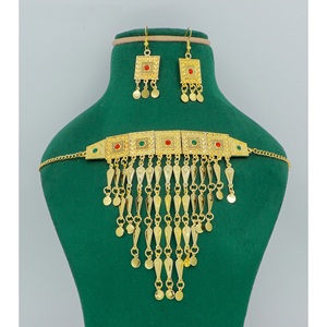 Conjunto de collar dorado de lujo para mujer: joyería tradicional exquisita para bodas, fiestas y celebraciones joyería India - Product Image 3
