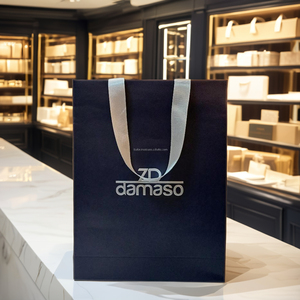 Bolsas de papel de lujo medianas de alta calidad para joyería Premium Cuidado DE LA PIEL Accesorios de moda Embalaje con logotipo personalizado - Product Image 3