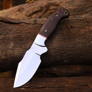 Cuchillo de caza de hoja fija plateada con mango de madera marrón oscuro y funda de cuero repujado marrón para supervivencia en campamentos al aire libre - Product Image 5