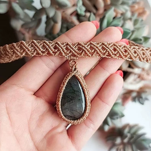 สร้อยคอทำมือแบบมาคราเม่ จี้มุกน้ำจืด ดีไซน์ผีเสื้อสุดฮิต สไตล์พุทธ ปรับขนาดได้ เครื่องประดับเสริมสิริมงคล - Product Image 1