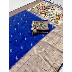 Saree de seda Kanchivram Pethani con diseño de loro Zari y borde Muniya - Product Image 1