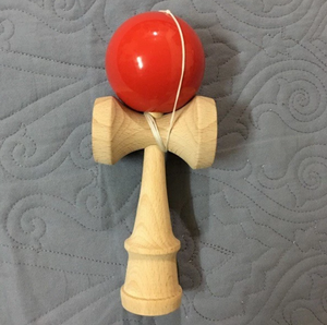 Jouet de jeu d'adresse en bois de hêtre japonais Kendama pour enfants adultes améliorant la coordination jouets écologiques amusants en plein air - Product Image 2