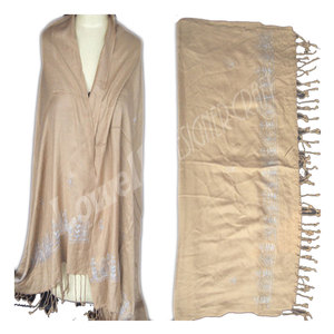 Elegante Bufanda de Viscosa con Bordado, Chal de Diseño en Rayón Premium, Ligero, Suave y Estiloso, Accesorio de Moda para Mujer - Product Image 2