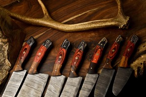 Ensemble de 7 couteaux de cuisine professionnels en acier Damas faits à la main avec étui et fourreau - Product Image 5