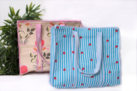 Sac fourre-tout matelassé à rayures bleues avec cœur, sac fourre-tout en coton fait main, sac de shopping mignon à imprimé cœur, sac de voyage léger