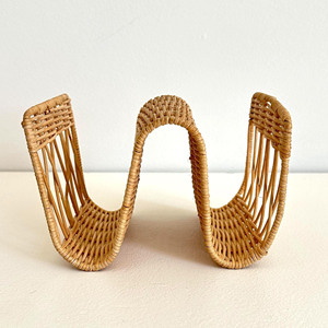 Porte-revues en rotin tressé, forme ondulée, pour organiser le bureau et ranger les magazines - Product Image 2