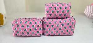 Ensemble de 3 trousses de toilette élégantes en coton faites à la main, pochettes à motifs imprimés, organiseur de maquillage de voyage pour usage quotidien - Product Image 2