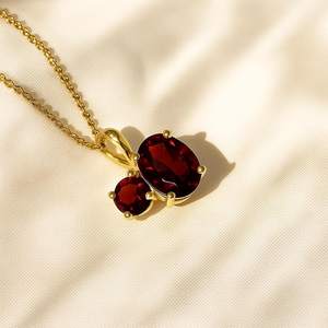 Colgante Toi Et Moi de Plata de Ley 925 Chapado en Oro de 14K con Granate y Amatista, Piedra de Nacimiento de Enero, Joyería Hecha a Mano, Regalo - Product Image 4