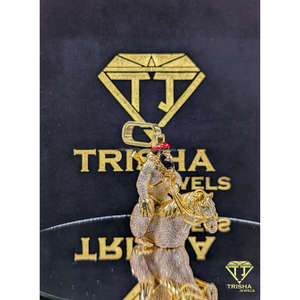 Colgante de Mono Chapado en Oro de Alta Gama, Totalmente Cubierto de Diamantes VVS Moissanite en Plata de Ley, Joyería de Trisha Jewels - Product Image 2