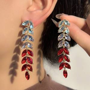 Boucles d'oreilles de luxe plaquées argent, style minimaliste, en forme de plante, avec moissanite taille marquise, bijoux de mariage et de fête pour femme, en argent 925 - Product Image 1