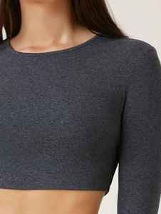 Haut court à manches longues gris foncé pour femme, col rond, couleur unie, respirant, en spandex et polyester, vêtement de sport toutes saisons, coupe classique - Product Image 6