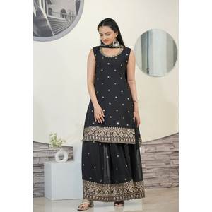 Magnifique costume Sharara brodé de sequins pour femmes, idéal pour les fêtes - Product Image 2