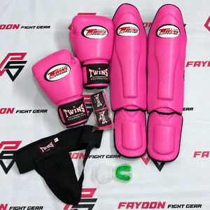 Conjunto de guantes y espinilleras de Muay Thai personalizados más vendidos, que incluyen vendajes para manos, protector inguinal y protector bucal para entrenamiento. - Product Image 3