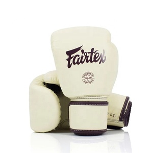 Gants de boxe pour hommes de 12 oz avec logo personnalisé OEM, cuir de vache véritable de haute qualité, poignées de main professionnelles pour la remise en forme - Product Image 5