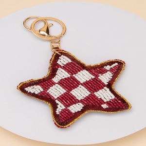 Porte-clés élégant fait main en perles de rocaille, délicat, pour décoration de sac, breloque de mode artisanale - Product Image 4