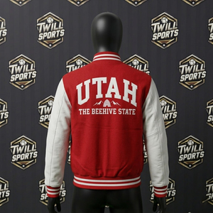 เสื้อแจ็คเก็ตวาร์ซิตี้ยูทาห์สำหรับผู้ชาย สีแดงขาว แขนเสื้อแบบ Letterman สไตล์ Preppy ปกคอพับ กระดุมแถวเดียว - Product Image 3