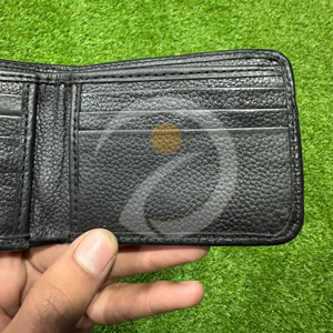 Cartera de Cuero de Vaca con Pelo, Hecha a Mano, Delgada, Bifold, Tarjetero, Elegante y de Diseño Minimalista - Product Image 5