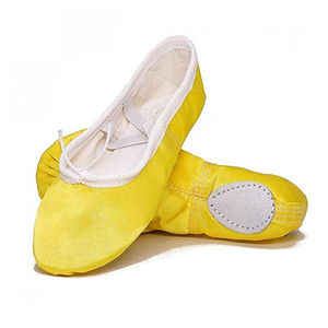 Zapatillas de ballet de cuero premium para niñas y mujeres, calzado de baile ligero con correa elástica, ideales para ballet y danza. - Product Image 3