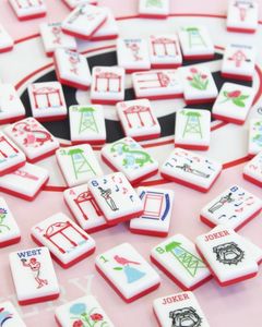 Figurines de Mahjong Traditionnelles en Résine Personnalisées avec Motif Vert et Blanc, Artisanat Artistique de Collection pour le Divertissement à Domicile - Product Image 3
