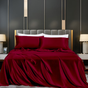 Juego de Sábanas de Satén Rojo Oscuro de Lujo con Fundas de Almohada Sedosas, Colección de Ropa de Cama Elegante y Moderna para Decoración de Dormitorio - Product Image 1